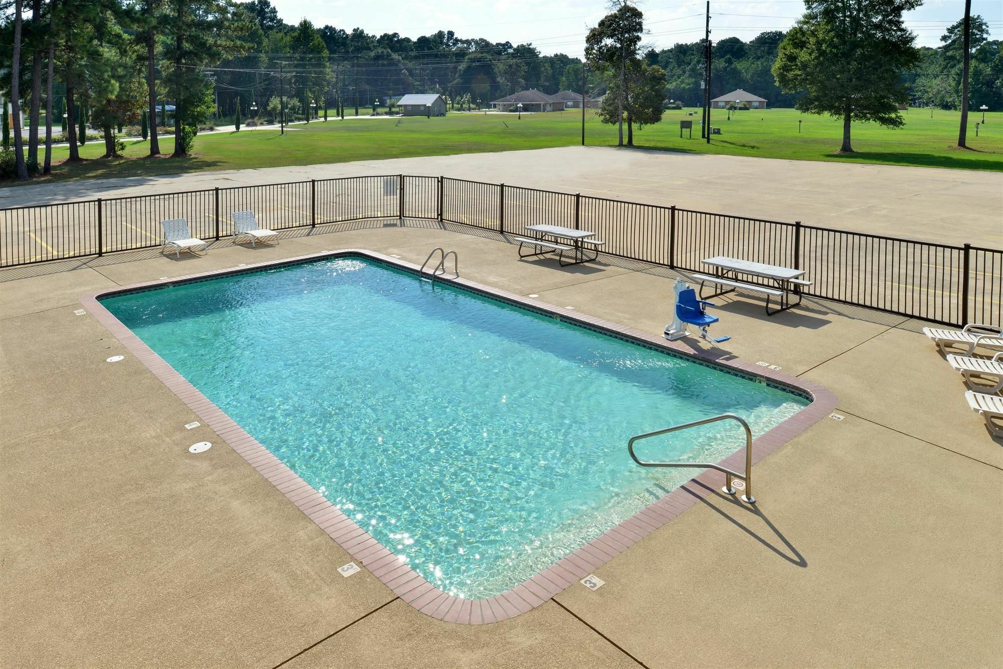 Motel Americas Best Value Kinder